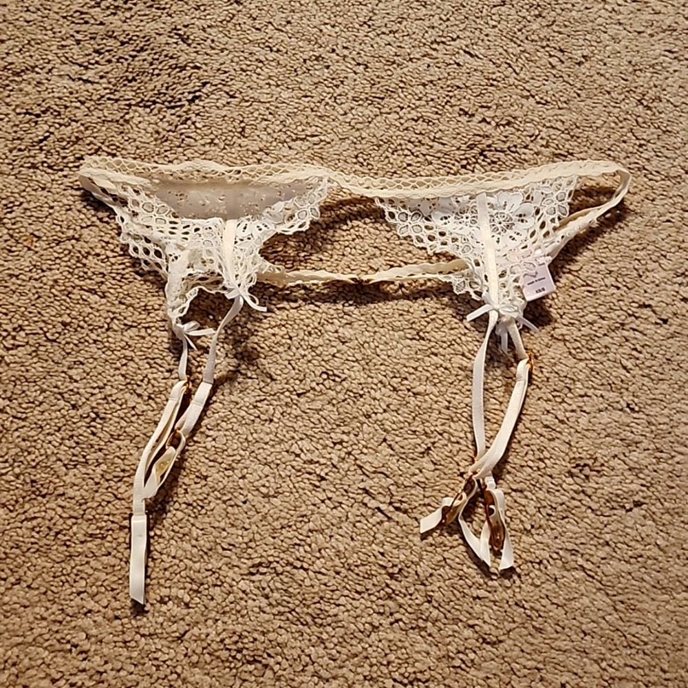 Victoria's Secret garter belt size xs/s